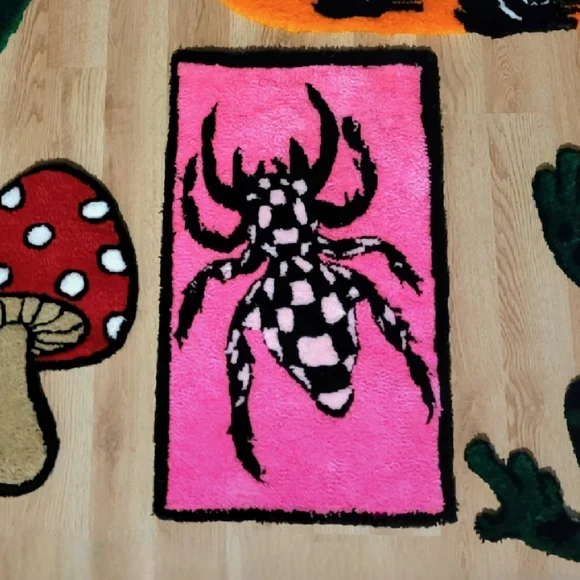 Spider Rug - Picture 2 of 2